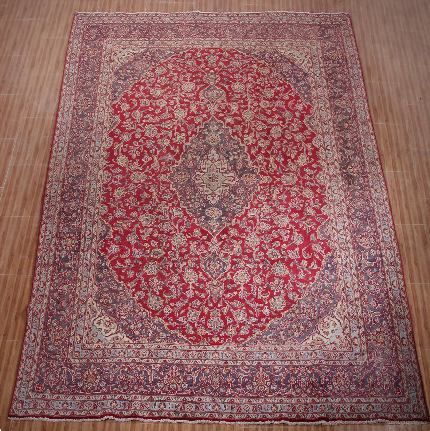Mashad Persian Rug, 285 x 382 cm room view