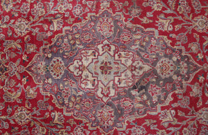 Mashad Persian Rug, 285 x 382 cm medallion detail