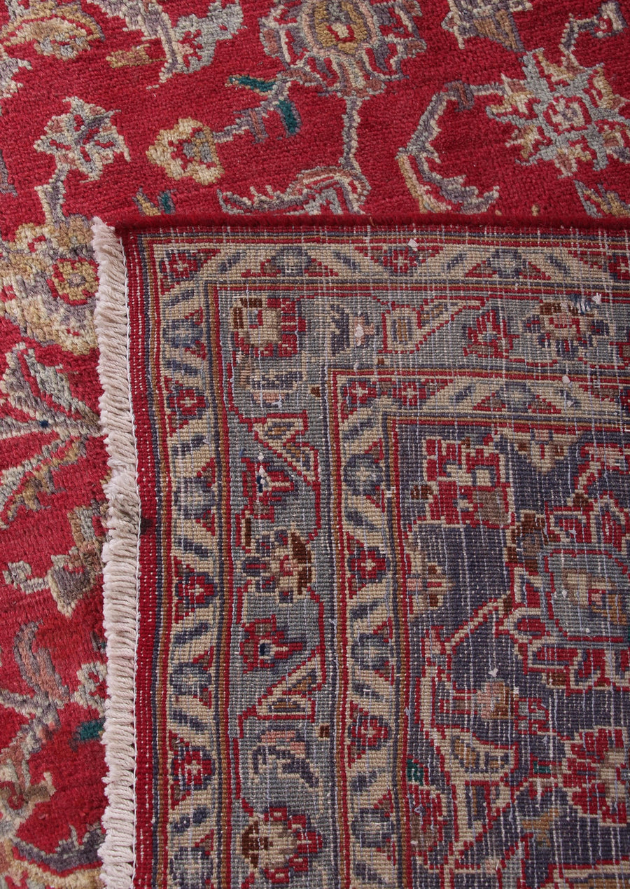 Mashad Persian Rug, 285 x 382 cm corner detail