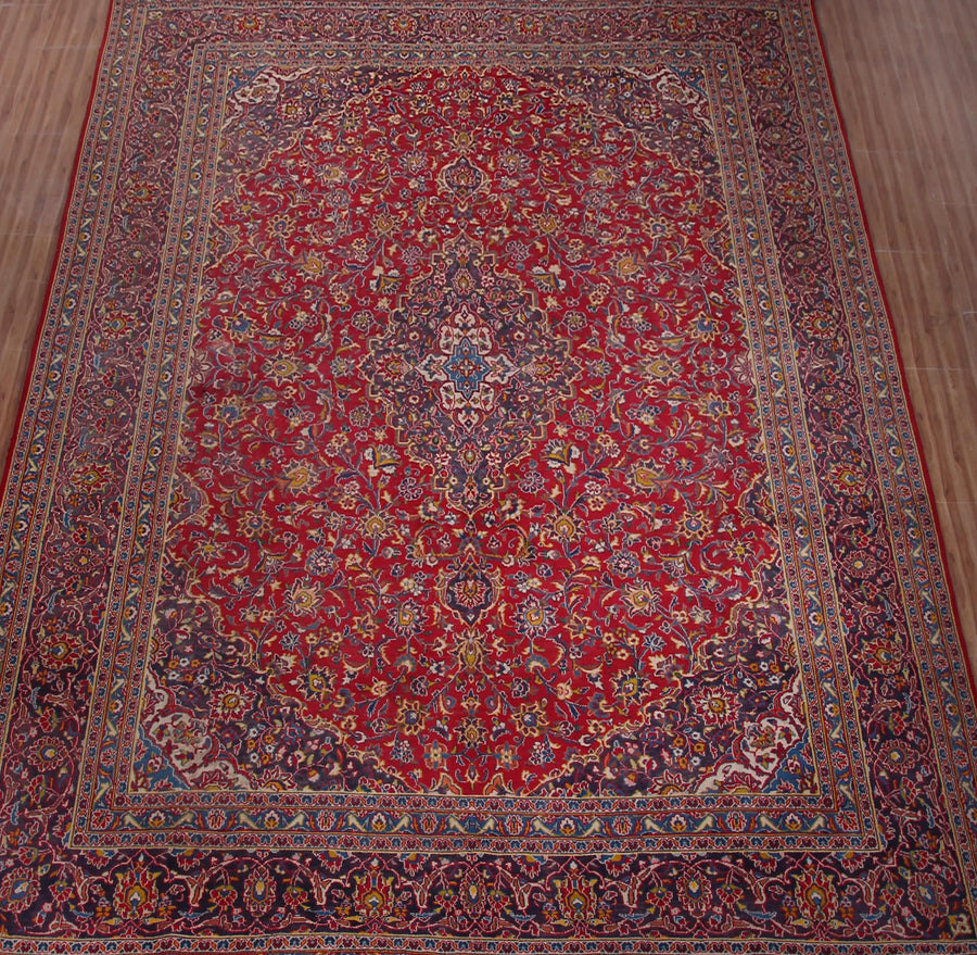 Mashad Persian Rug, 290 x 390 cm full rug view