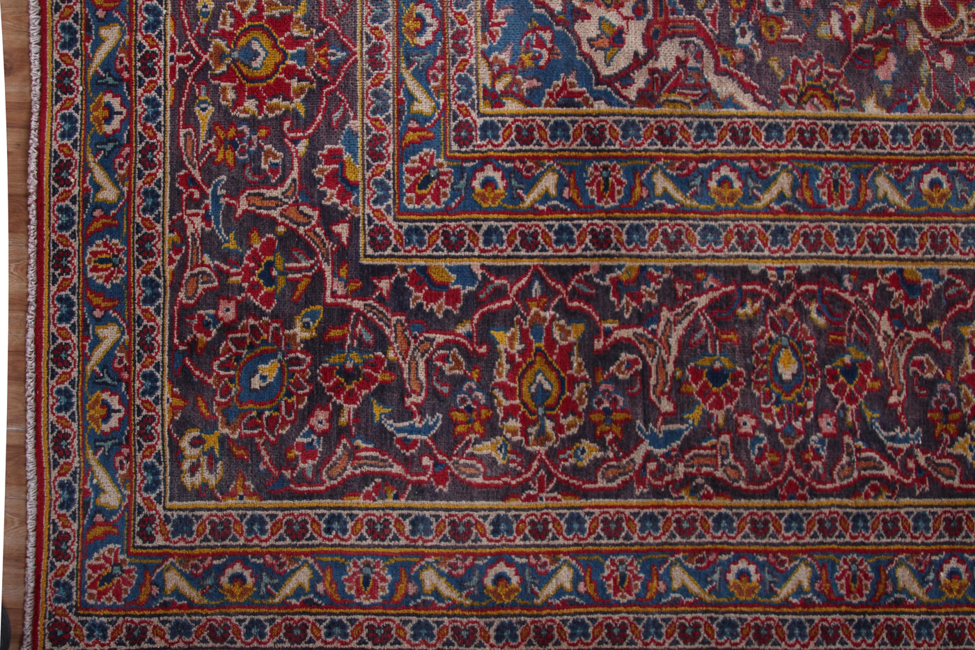 Mashad Persian Rug, 290 x 390 cm border detail