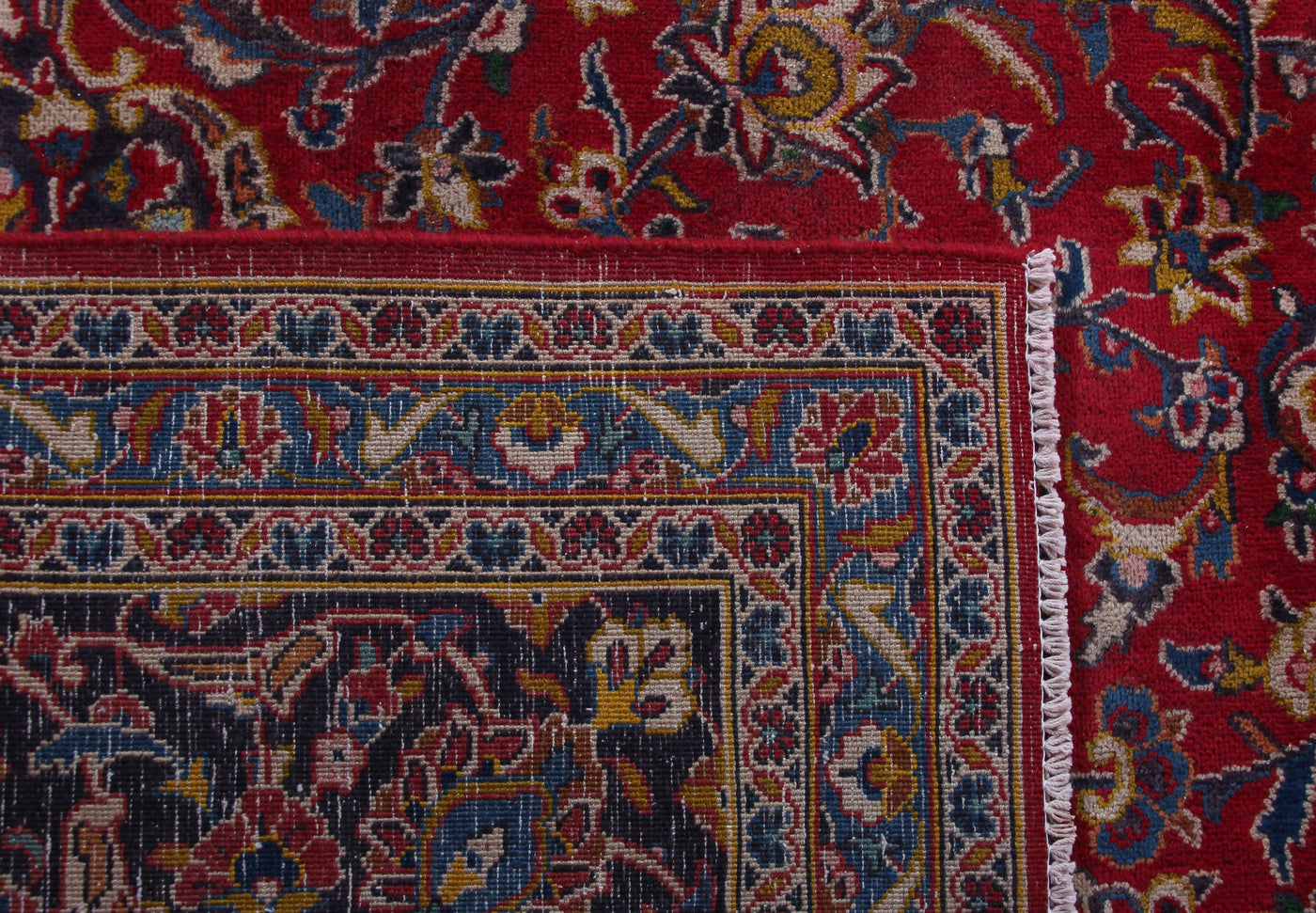 Mashad Persian Rug, 290 x 390 cm corner detail