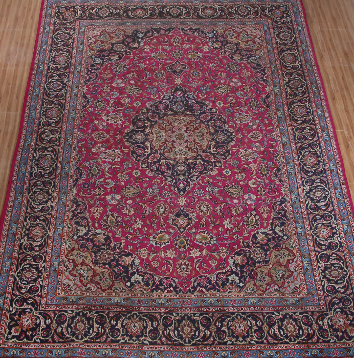 Kashmar Persian Rug, 250 x 348 cm full rug view