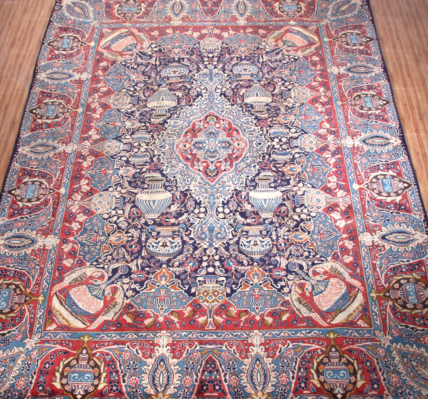 Kashmar Persian Rug, 292 x 380 cm hand knotted vintage wool full rug view