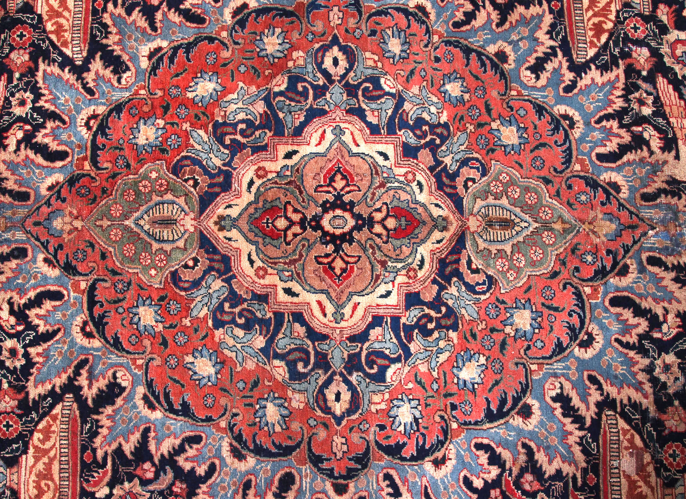 Kashmar Persian Rug, 300 x 400 cm hand knotted vintage wool medallion detail