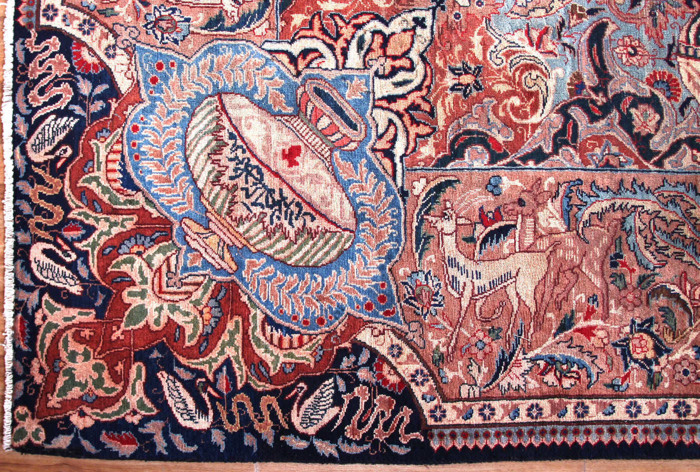 Kashmar Persian Rug, 300 x 400 cm hand knotted border detail