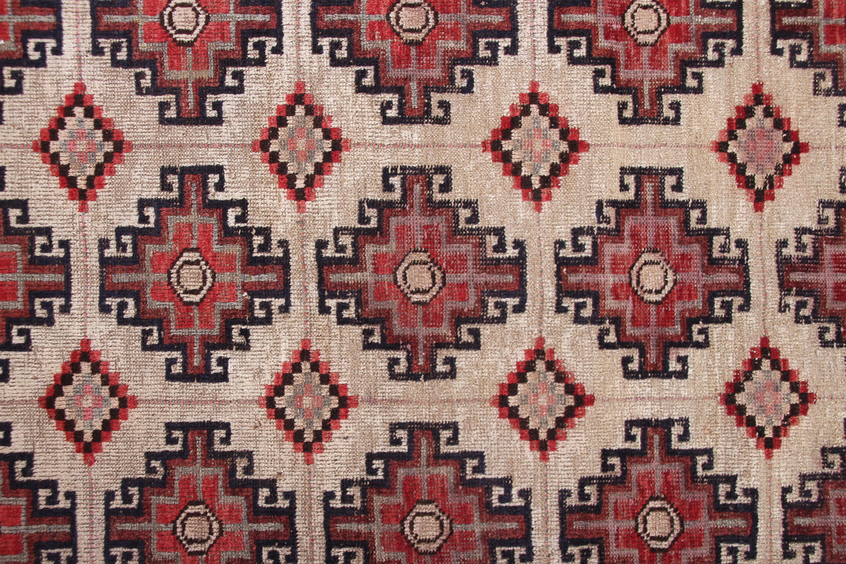 Ferdos Persian Rug, 103 x 183 cm