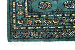 Bukhara Persian Rug, 139 x 204 cm