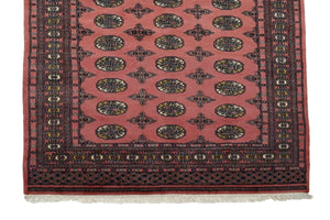 Bukhara Persian Rug, 139 x 182 cm