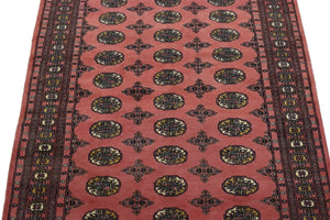 Bukhara Persian Rug, 139 x 182 cm