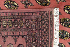 Bukhara Persian Rug, 139 x 182 cm