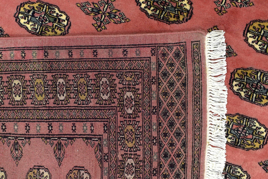 Bukhara Persian Rug, 139 x 182 cm