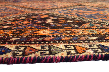 Shiraz Persian Rug, 137 x 228 cm