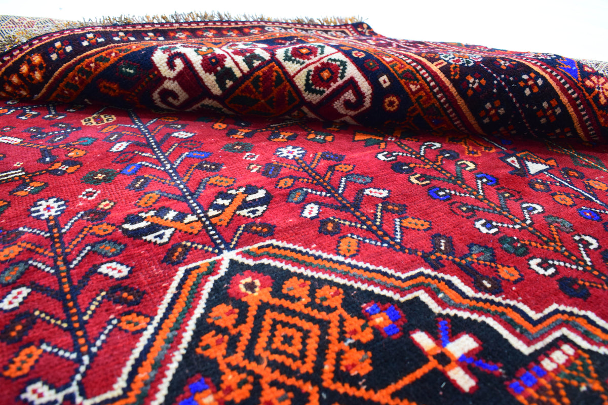 Vintage Shiraz Persian Rug – Cardinal Drift