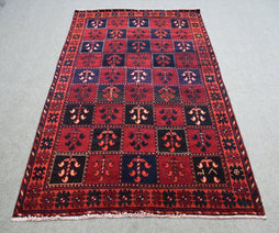 Hand Knotted Vintage Persian Shiraz Rug, 145 x 233 cm
