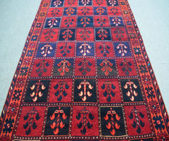 Hand Knotted Vintage Persian Shiraz Rug, 145 x 233 cm