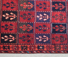 Hand Knotted Vintage Persian Shiraz Rug, 145 x 233 cm