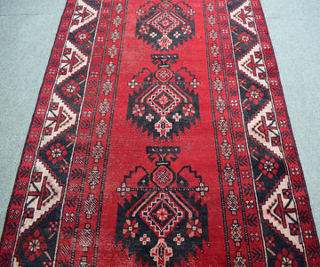 Hand Knotted Antique Persian Shiraz Rug, 116 x 188 cm