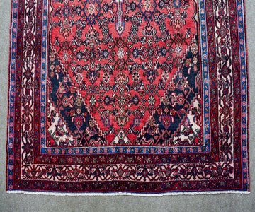 Hand Knotted Vintage Shiraz Persian Rug, 200 x 302 cm (Clearance)