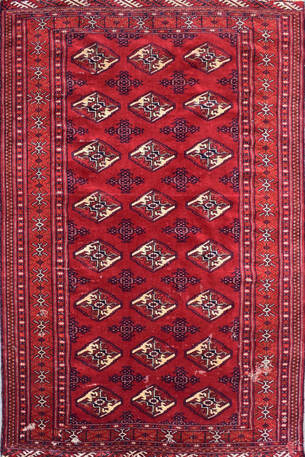 Hand knotted vintage Persian Shiraz rug 120x168 cm with traditional red tribal medallion pattern