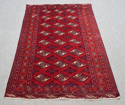 Hand Knotted Vintage Persian Shiraz Rug, 120 x 168 cm