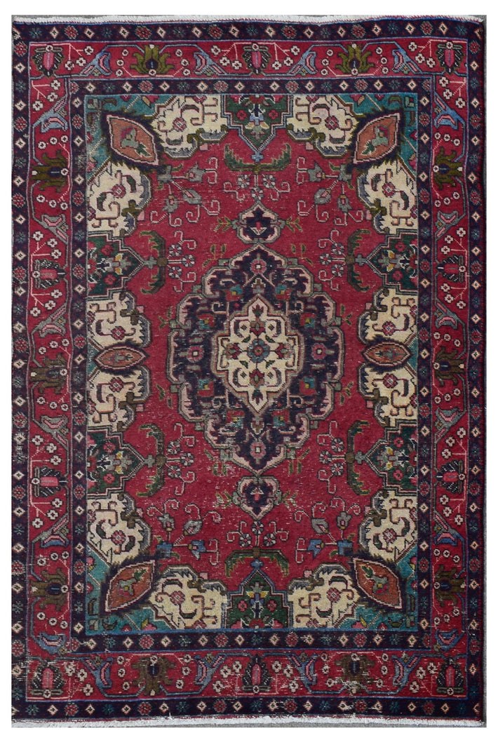 Hand Knotted Vintage Persian Shiraz Rug, 129 x 197 cm