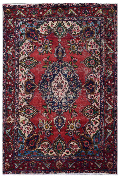 Hand Knotted Vintage Persian Shiraz Rug, 133 x 181 cm