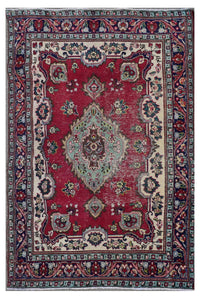 Hand knotted vintage Persian Shiraz rug 137x198 cm full view with red field and mint green central medallion