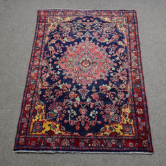 Hand Knotted Vintage Persian Shiraz Rug, 115 x 203 cm