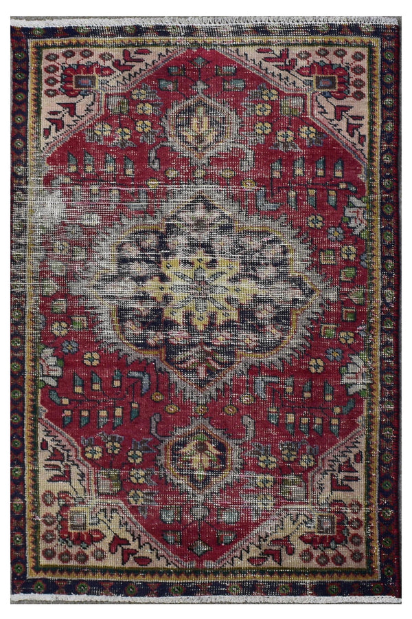 Hand knotted vintage Persian Shiraz rug 90x137 cm with central medallion on rich red field and tribal motifs