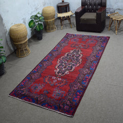 Hand Knotted Vintage Persian Shiraz Rug, 147 x 295 cm