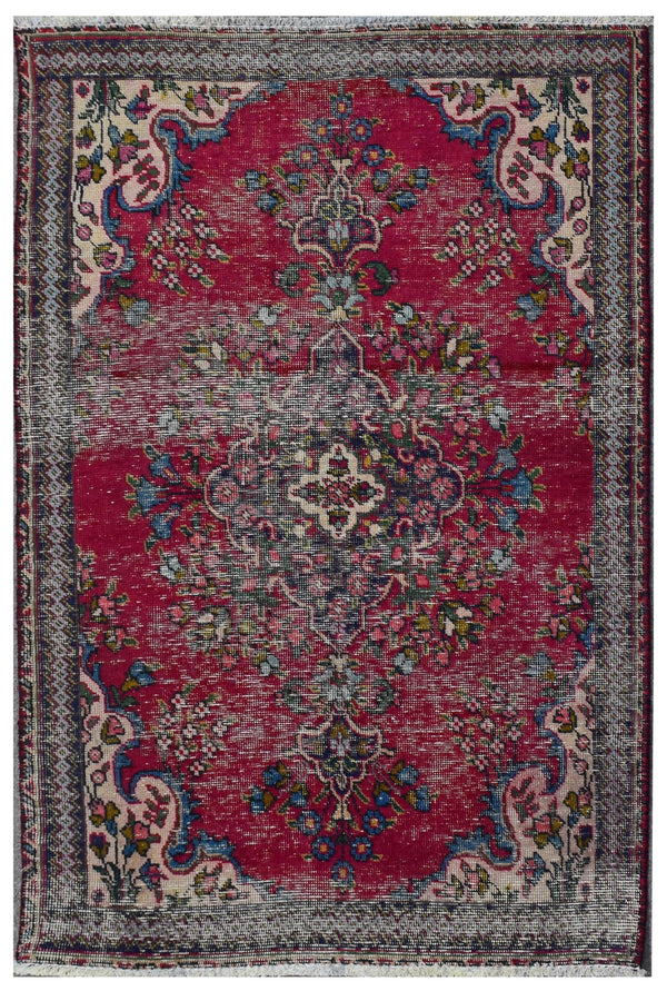 Hand knotted vintage Persian Shiraz rug 96x140 cm with ornate central medallion and floral motifs on a rich red field