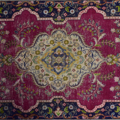 Hand Knotted Vintage Persian Shiraz Rug, 105 x 158 cm