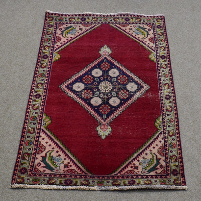 Hand Knotted Vintage Persian Shiraz Rug, 100 x 163 cm
