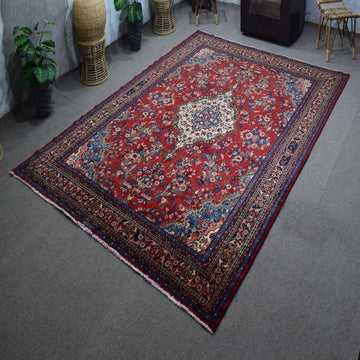 Hand Knotted Vintage Persian Shiraz Rug, 274 x 368 cm (Clearance)