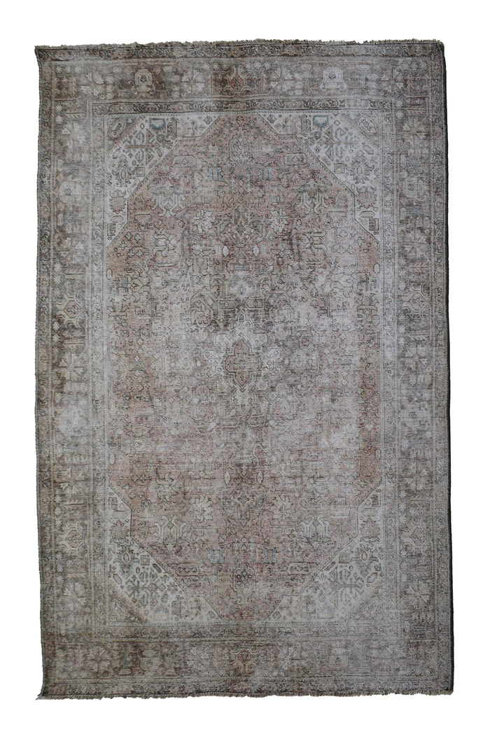 Vintage Distressed Rug – Stone Relic