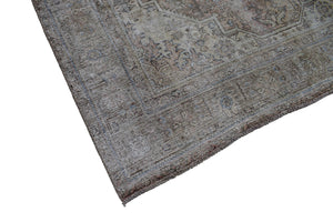 DISTRESSED Vintage Persian Rug, 195 x 277 cm