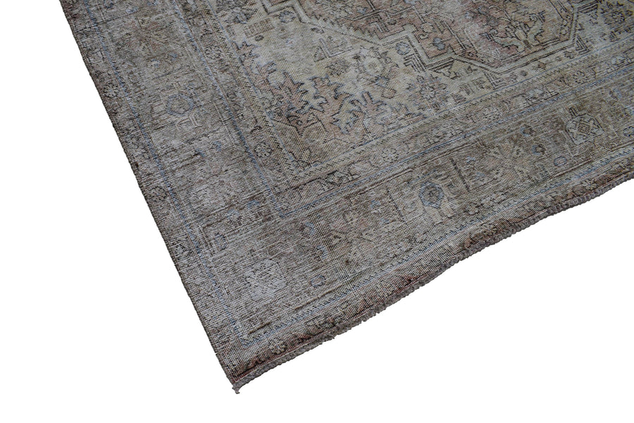 DISTRESSED Vintage Persian Rug, 195 x 277 cm