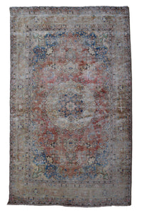 DISTRESSED Vintage Persian Rug, 190 x 287 cm