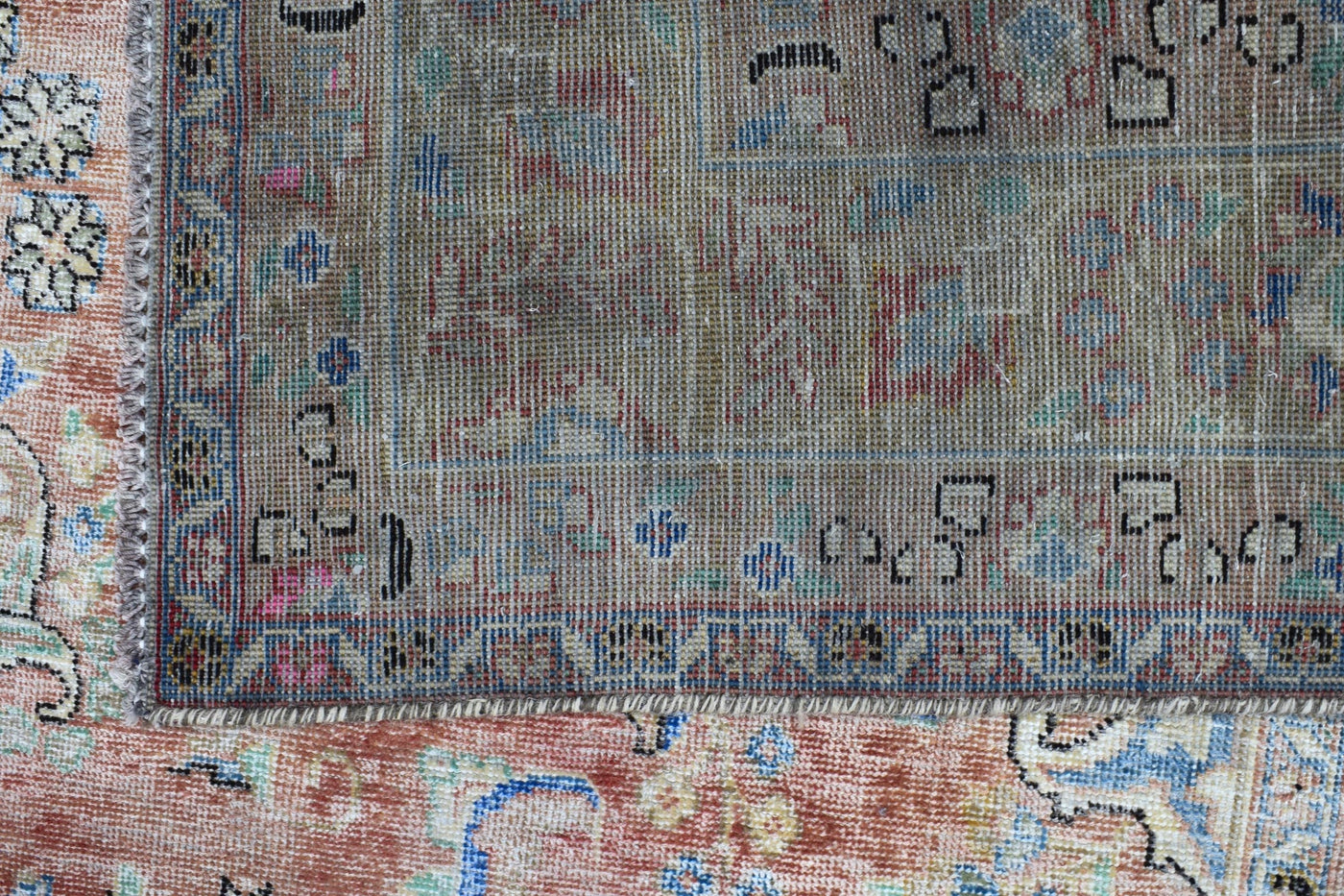 Vintage Distressed Persian Rug – Ivory Fade