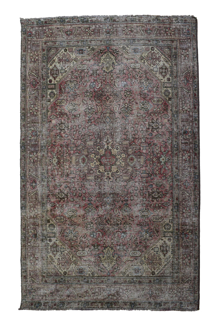Vintage Distressed Rug – Ember Mist