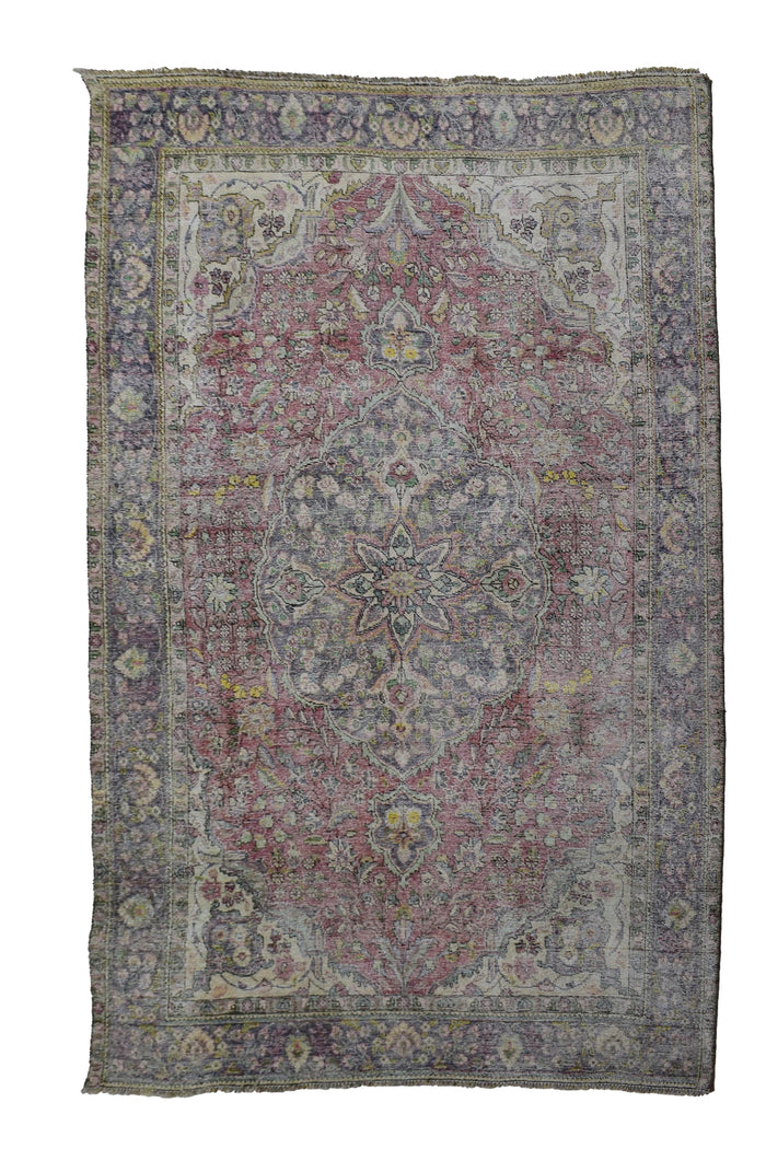 Vintage Distressed Rug – Linen Whisper