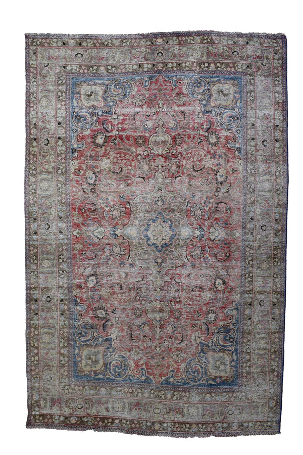 DISTRESSED Vintage Persian Rug, 192 x 282 cm
