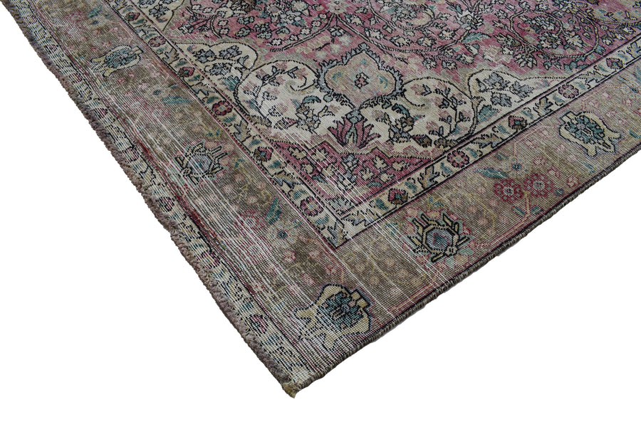 DISTRESSED Vintage Persian Rug, 194 x 304 cm