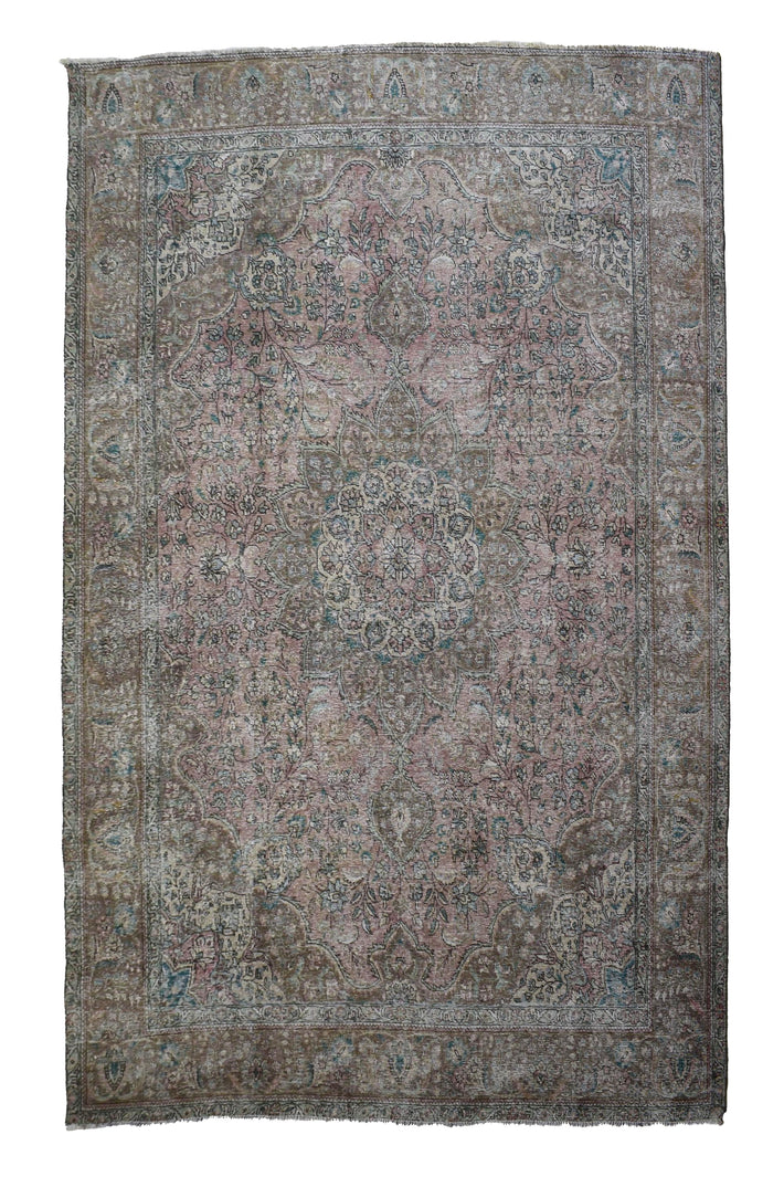 DISTRESSED Vintage Persian Rug, 290 x 378 cm