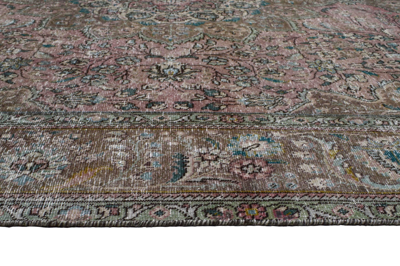 Vintage Distressed Persian Rug – Fawn Mist