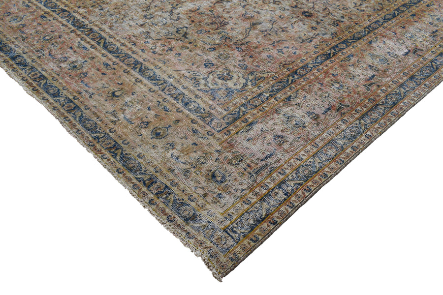 DISTRESSED Vintage Persian Rug, 292 x 370 cm