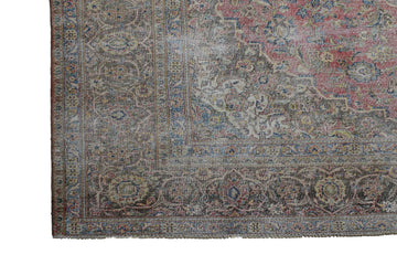 DISTRESSED Vintage Persian Rug, 305 x 408 cm