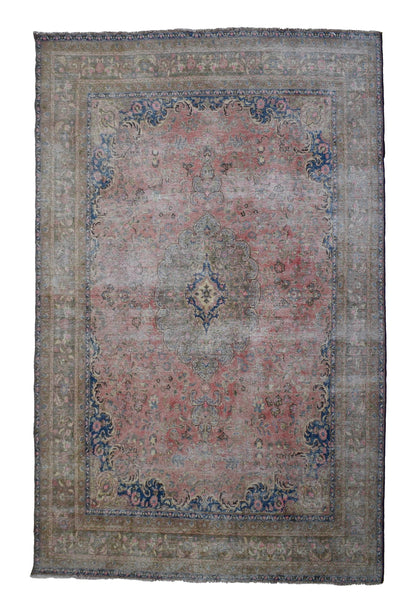 DISTRESSED Vintage Persian Rug, 287 x 381 cm