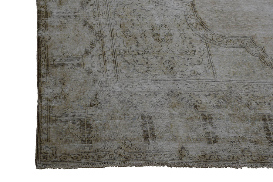 DISTRESSED Vintage Persian Rug, 280 x 363 cm